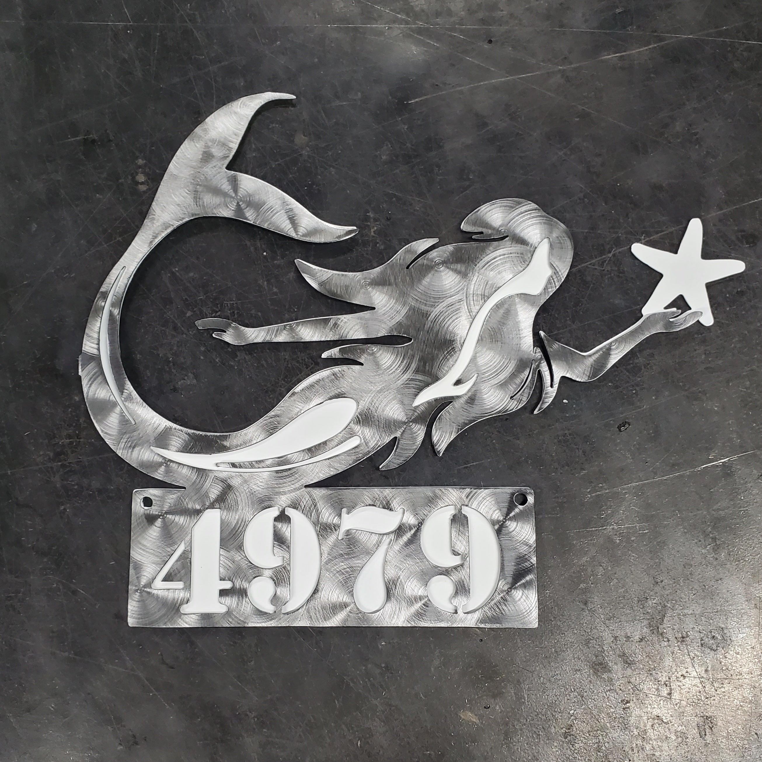 Gloss White & Polished Swirl