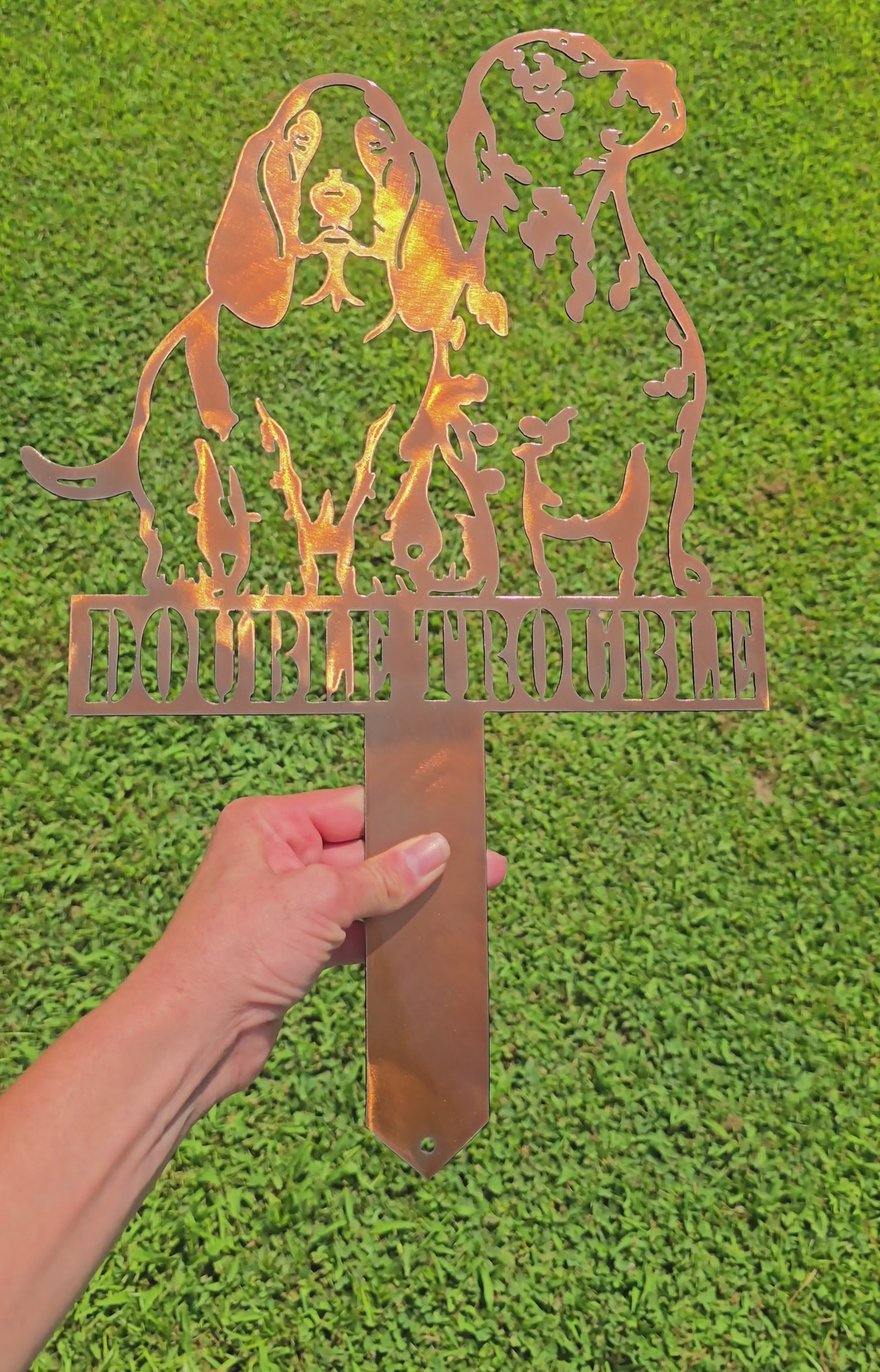 Video showing double Trouble dog garden stake by Elite Metalworking