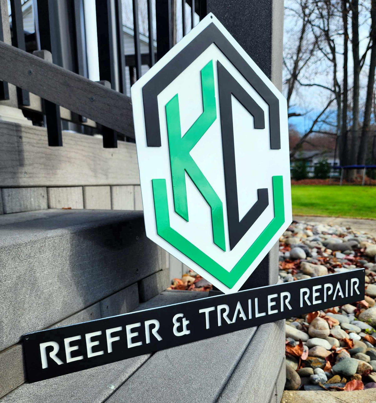 Reefer and Trailer Repair logo by Elite Metalworking