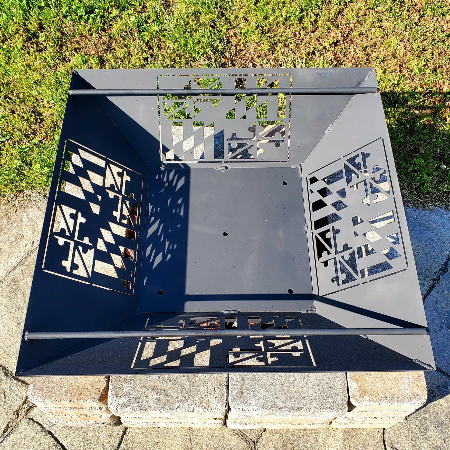 Maryland Flag-Fire Pit Side Design